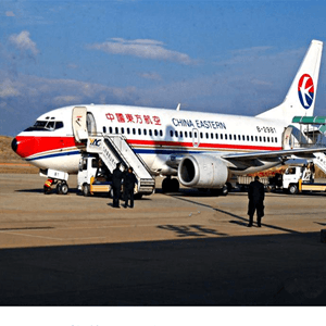 长春航空托运航空快运业稳步发展的原因是什么？